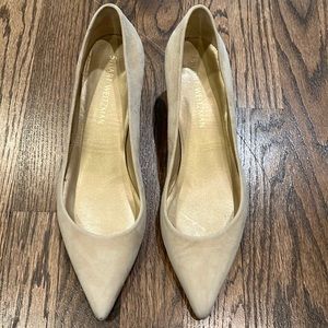 Stuart Weitzman beige suede gold block heels 8.5